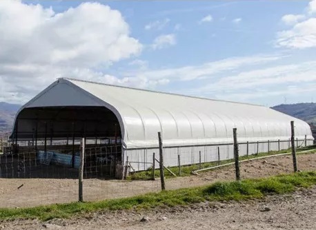 tunnel de stockage pignon 6 m pour faire un bâtiment d'élevage